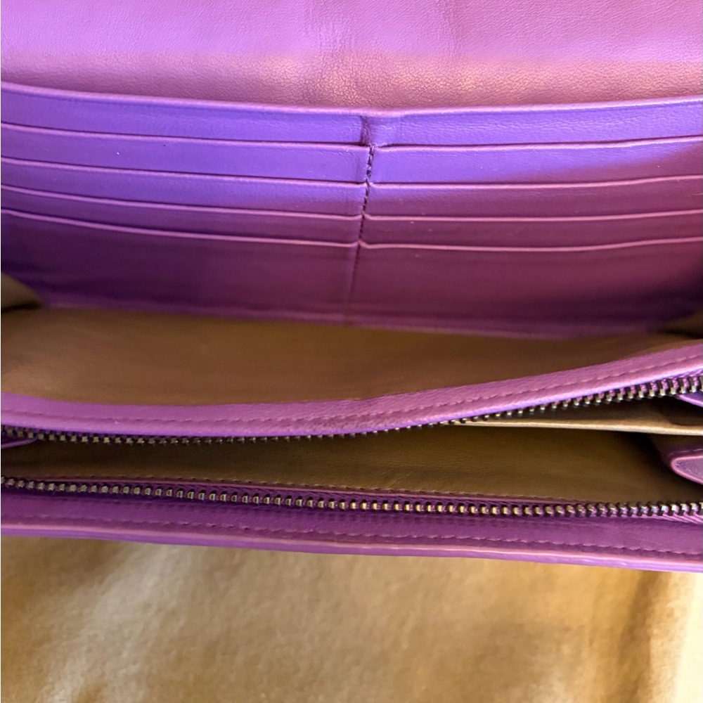 Bottega Veneta Textured Purple wallet - Picture 4 of 12